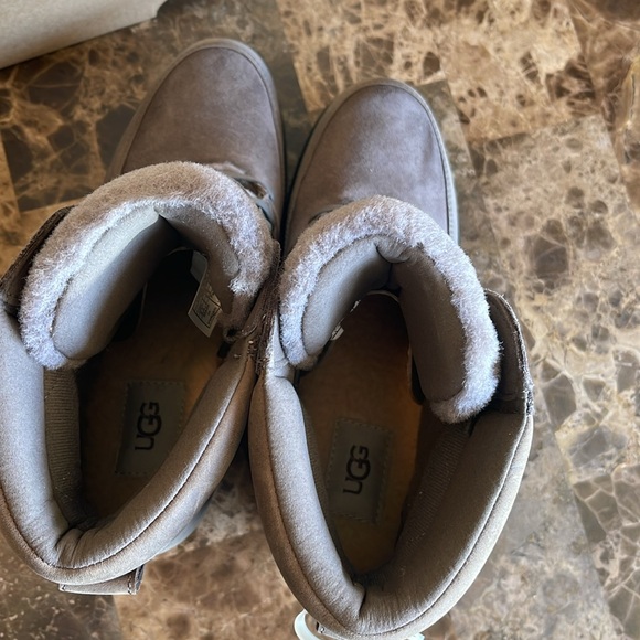 New! UGG Valory Waterproof Faux Fur Leather Wedge Boots Size 8.5 - Picture 5 of 10